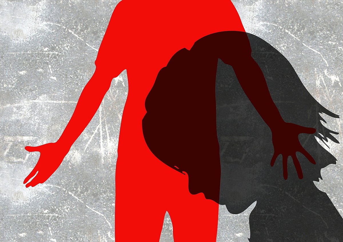 दुनिया की 5 बड़ी खबरें: ब्रिटेन के बाल सेक्स रैकेट मामले में 19 लोग गिरफ्तार और यूएई के जहाज के अपहरण की कोशिश नाकाम! 