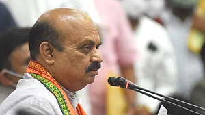 कर्नाटक में नए मंत्रियों ने शपथ तो ले ली, लेकिन नए सीएम के लिए कठिन कार्य साबित हो रहा विभागों का बंटवारा