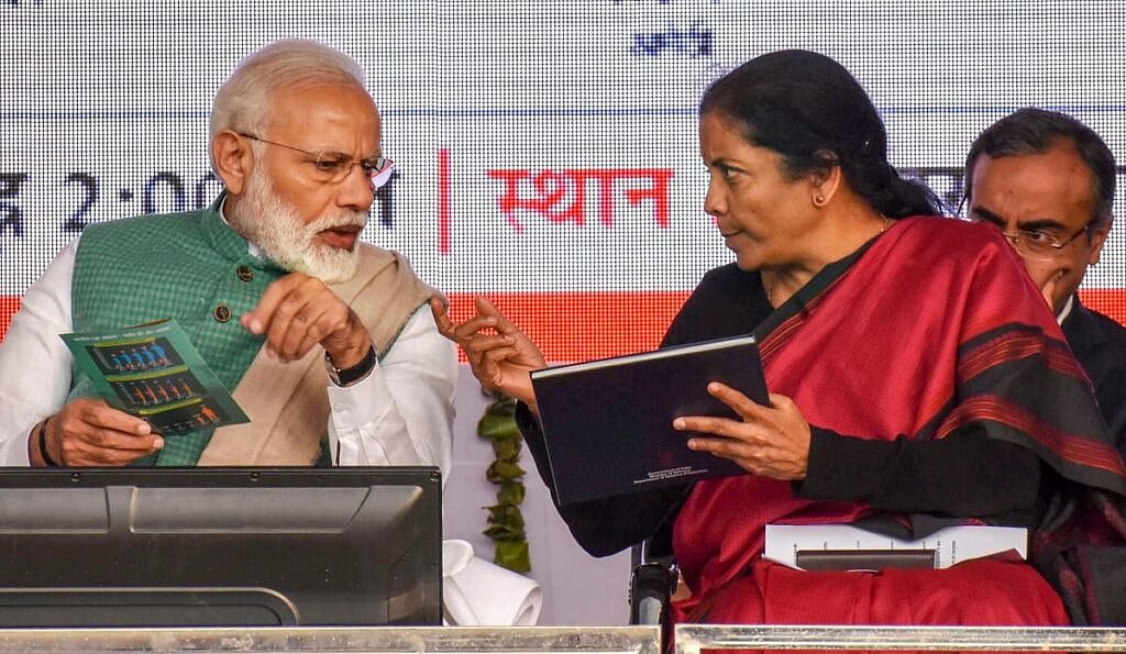 विष्णु नागर का व्यंग्यः कहानी एक 'बेकायदा राजा' की, जिसने अपने मंत्रियों समेत अपनी भी बोली लगा दी!