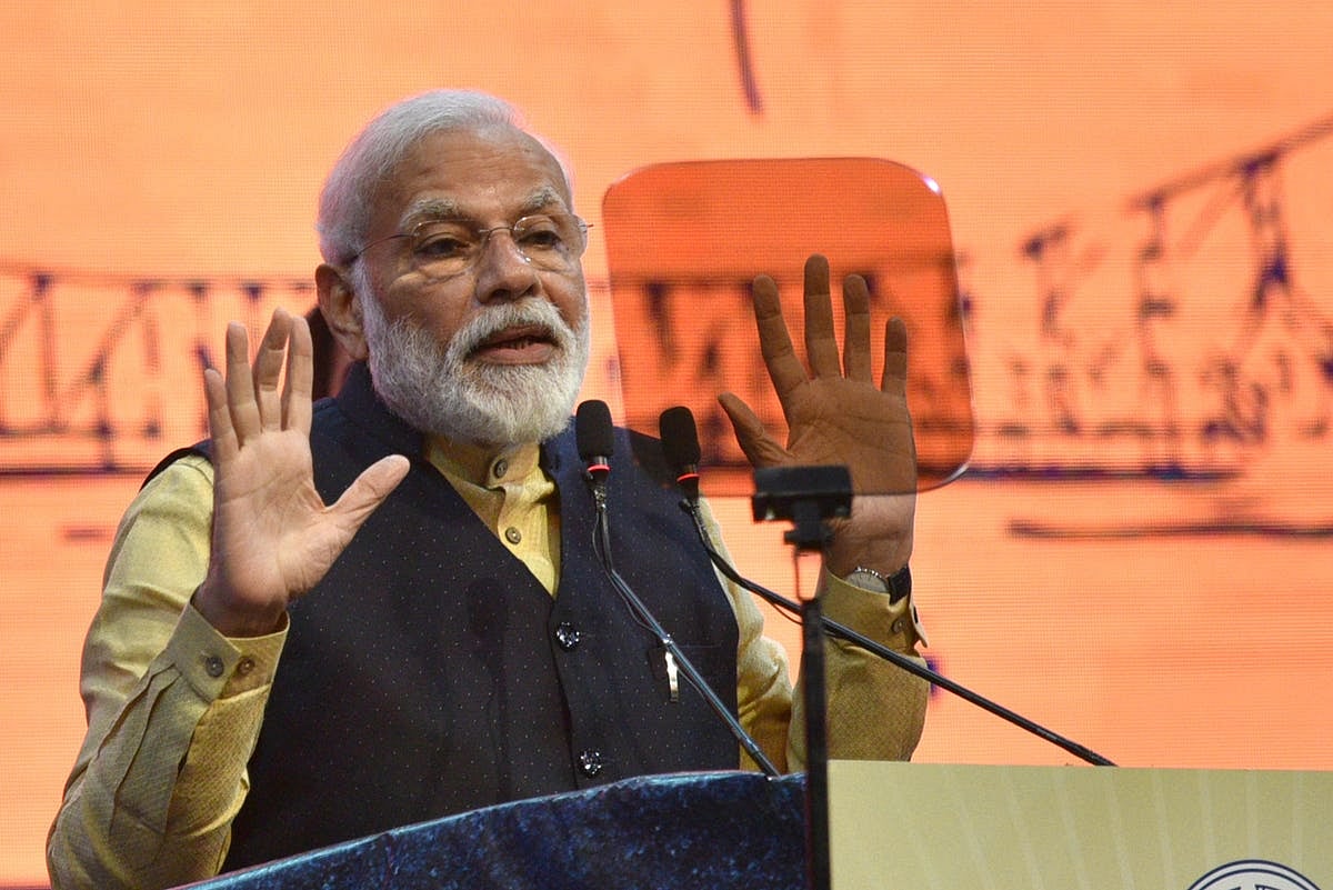 विष्णु नागर का व्यंग्यः मोदी सरकार ने छेड़ा नया भारत छोड़ो आंदोलन- देश में खुशहाली के लिए गरीबों भारत छोड़ो!