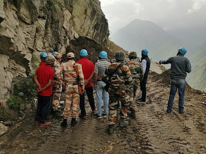 बड़ी खबर LIVE: हिमाचल भूस्खलन में दबे बस, बोलेरो का पता नहीं चला, बचाव अभियान आज खत्म, कल सुबह फिर शुरू होगा