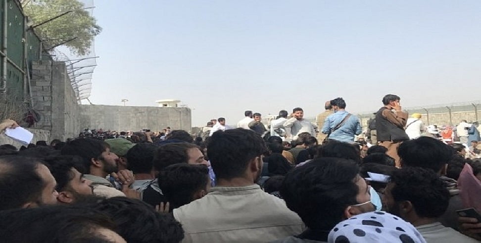 काबुल एयरपोर्ट धमाका: इस्लामिक स्टेट खुरासान ने ली हमले की जिम्मेदारी, 12 अमेरिकी सैन्यकर्मियों समेत 60 की मौत