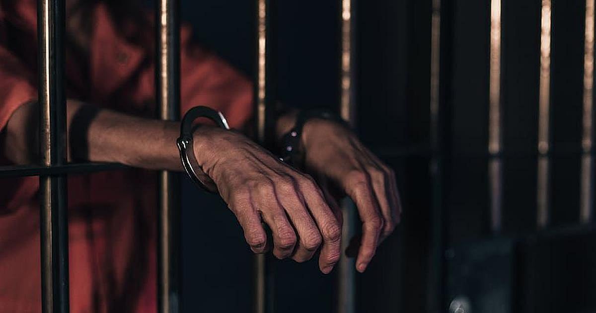बिहारः थाने में ही पति ने पत्नी पर किया हमला, पुलिस के सामने ही की गला रेतने की कोशिश