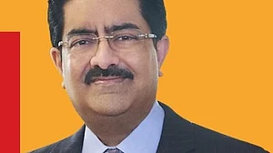 अर्थ जगत की 5 बड़ी खबरें: कुमार बिड़ला VI की हिस्सेदारी सरकारी इकाई को देने को तैयार और जॉब को लेकर आई बड़ी खबर