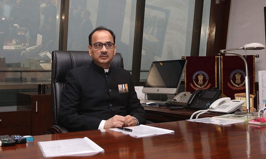 पूर्व सीबीआई चीफ आलोक वर्मा पर बड़ी कार्रवाई की तैयारी, सतर्कता आयोग ने की गंभीर सिफारिश!