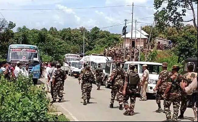 असम-मिजोरम सीमा विवाद में फिर बढ़ा तनाव, हैलाकांडी के स्कूल में धमाके से विवाद गहराने की संभावना