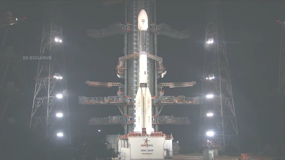 EOS-3 सैटेलाइट लॉन्च: इसरो के मिशन को आखिरी मिनट में लगा झटका, क्रायोजेनिक इंजन में आई खामी