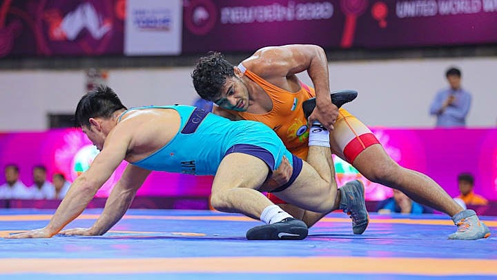 Tokyo Olympics: रेसलर दीपक पूनिया के हाथ से फिसला कांस्य पदक, आखिरी सेकंड में माइल्स ने लगाया जीत का दांव
