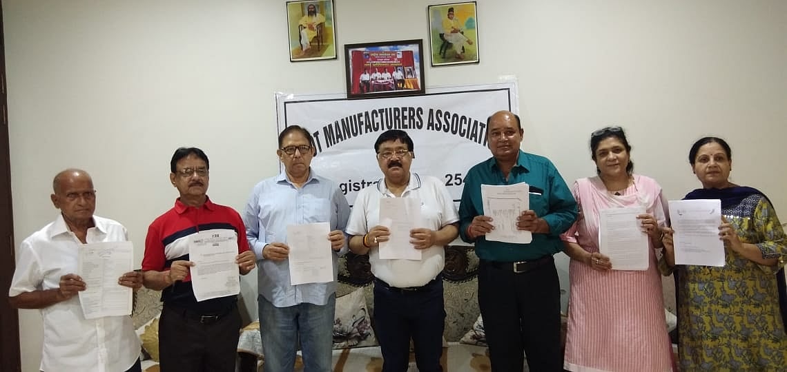 यूपी सरकार की नई खरीद नीति से आगरा में 35 इकाइयां बंद, 5 हजार से ज्यादा कामगारों की गई नौकरी 