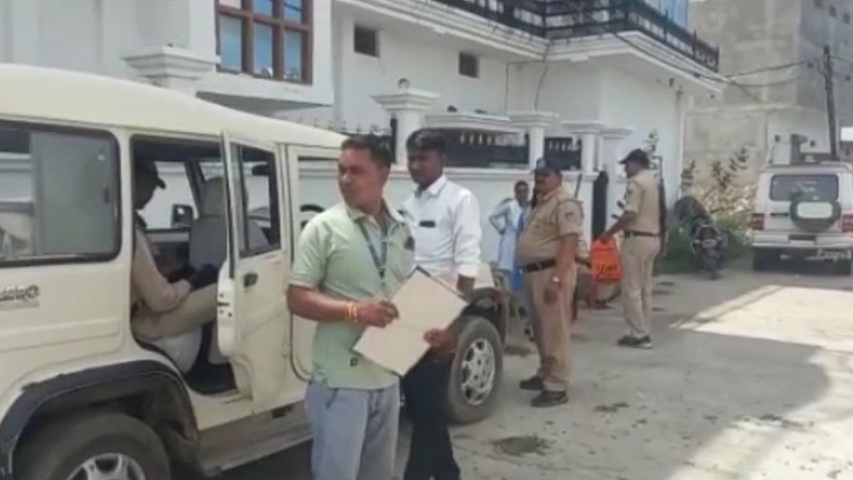 रीवा में 12 करोड़ की मालकिन निकली ये महिला सरपंच, ठिकानों पर छापा मारने गई टीम के अधिकारियों के भी उड़े होश!