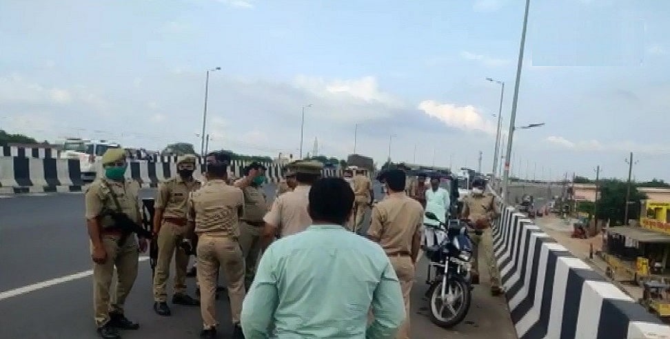यूपी में अपराधियों का तांडव! आगरा-कानपुर हाईवे पर बदमाशों ने एक शख्स को गोलियों से भूना, जांच में जुटी पुलिस