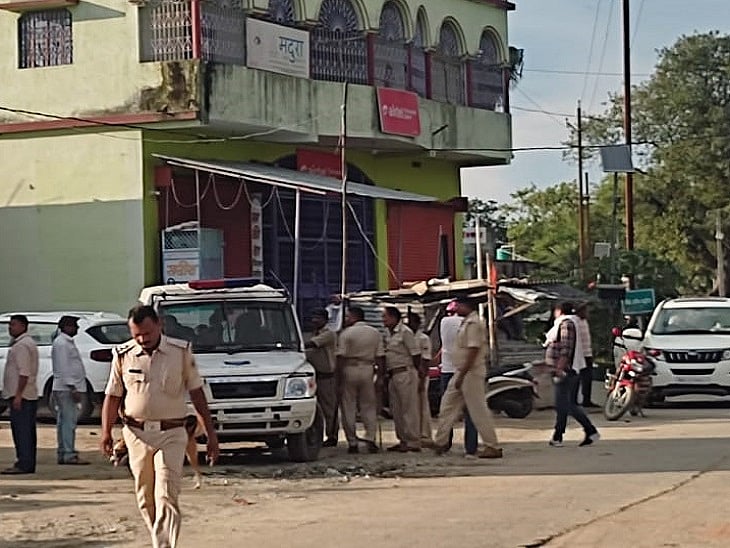 बिहारः फिल्मी स्टाइल में पुलिस की बैंक लुटेरों से मुठभेड़, एक अपराधी ढेर, 3 गोली लगने से घायल