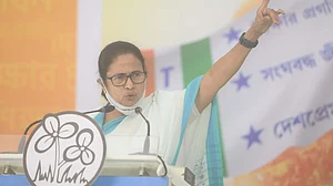 पश्चिम बंगाल में उपचुनाव को लेकर विवाद, चुनाव आयोग पर भड़के बीजेपी नेता सुवेंदु अधिकारी, जानें क्यों
