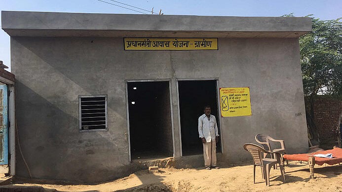 यूपी में पीएम आवास योजना का हाल: ऐसा कोई जिला नहीं, जहां योजना के नाम पर जमकर ठगा नहीं