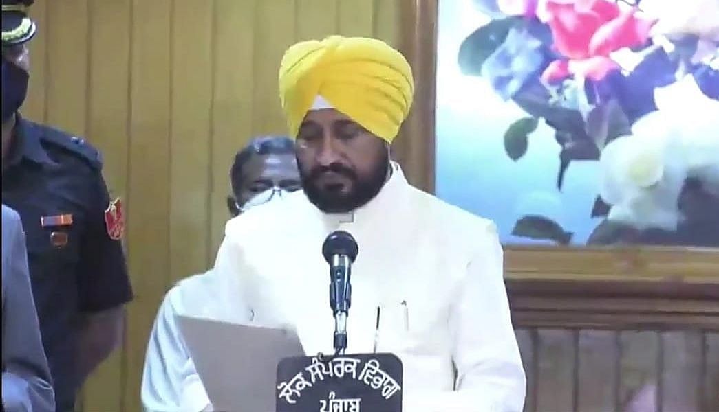 चरणजीत सिंह चन्नी बने पंजाब के नए CM, ओपी सोनी और सुखजिंदर सिंह रंधावा ने भी ली डिप्टी सीएम पद की शपथ