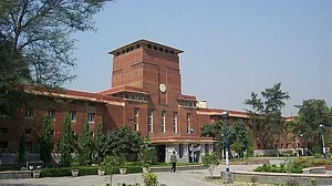 DU के सेंट स्टीफंस कॉलेज की पहली कट-ऑफ लिस्ट जारी, इकोनॉमिक्स ऑनर्स में एडमिशन के लिए 99.5 फीसदी जरूरी