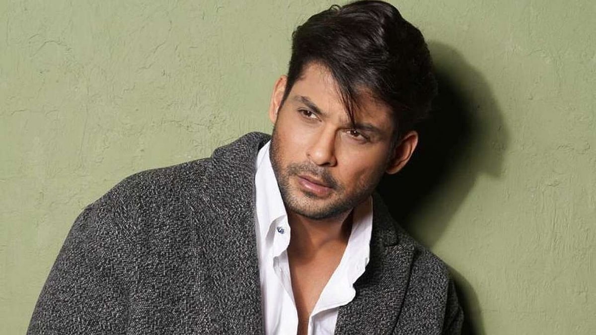 बिग बॉस विजेता सिद्धार्थ शुक्ला का हार्ट अटैक से निधन, बॉलीवुड में शोक की लहर 