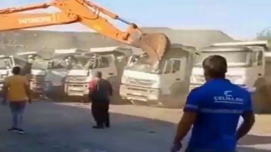 वीडियो: कोरोना काल में मालिक ने नहीं दी सैलरी तो भड़क गया कर्मचारी! JCB से चकनाचूर कर दिए 5 ट्रक