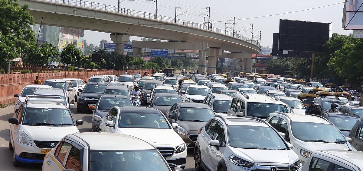 दिल्ली से बिहार तक भारत बंद का असर, हरियाणा, पंजाब में ट्रेनें ठहरीं, एनसीआर में सड़क यातायात प्रभावित