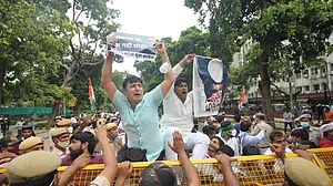वीडियो: PM के जन्मदिन पर 'बेरोजगारी दिवस' मना रहा देश! कहीं बैलगाड़ी चलाकर तो कहीं पकौड़े तलकर जताया विरोध