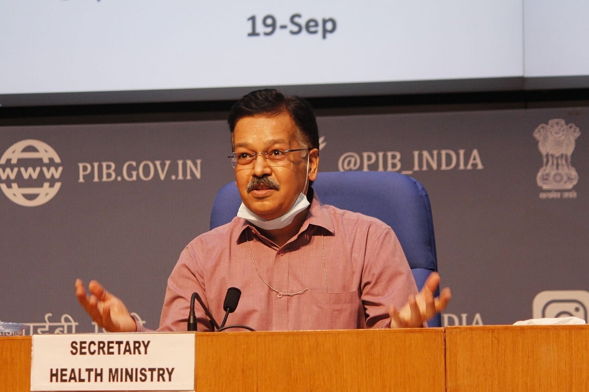 संभल कर रहें, कोरोना की दूसरी लहर खत्म नहीं हुई अभी, स्वास्थ्य सचिव ने त्योहारी सीजन को लेकर किया आगाह