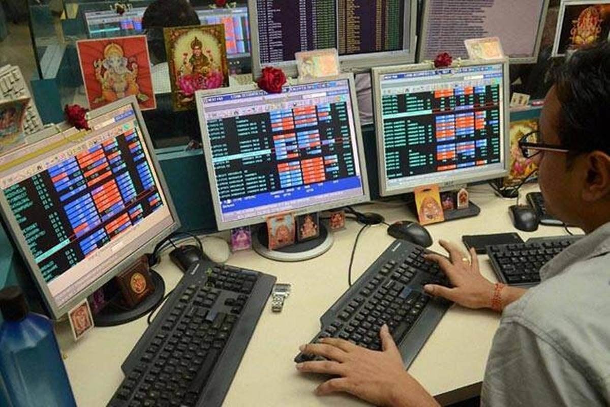 अर्थजगत की 5 बड़ी खबरें: फिर सस्ता हुआ सोना, चांदी की कीमत भी हुई कम! और शेयर बाजारों में दर्ज की गई गिरावट