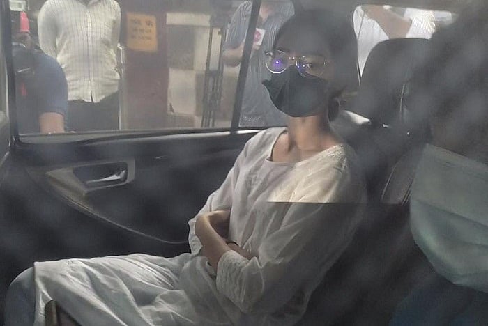 सिनेजीवन: समन के बाद NCB के सामने पेश हुईं अनन्या पांडे और आर्यन खान की न्यायिक हिरासत 30 अक्टूबर तक बढ़ी 