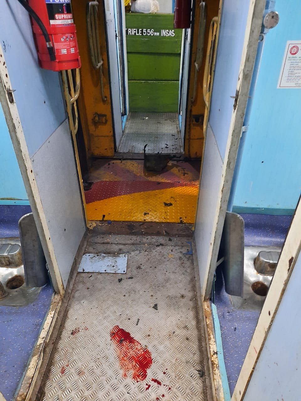 रायपुर रेलवे स्टेशन पर ट्रेन में ब्लास्ट, CRPF के 4 जवान घायल, एक स्पेशल ट्रेन जवानों को लेकर जा रही थी जम्मू