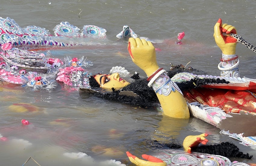 बिहारः पटना में मूर्ति विसर्जन के दौरान हिंसा, जमकर चली गोलियां, एक शख्स की मौत, कई घायल