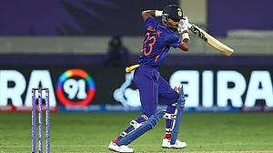 T20 World Cup: गावस्कर ने दिया सुझाव, कहा- अगर पंड्या और भूवी फॉर्म में नहीं तो ईशान और शार्दुल खेलें मैच