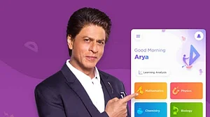 क्रूज ड्रग्स केस का साइड इफैक्ट! BYJU'S ने शाहरुख खान के सभी विज्ञापन रोके