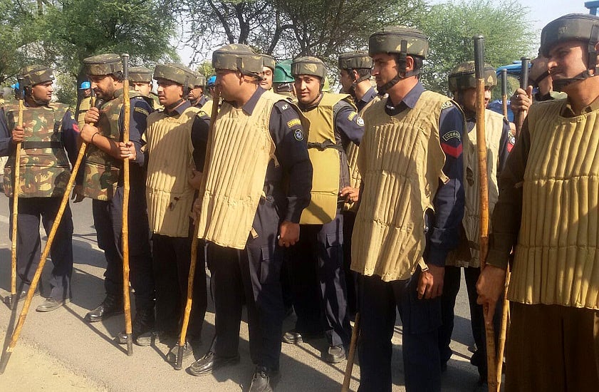 सिंघु बॉर्डर पर मारे गए युवक की हुई पहचान, धार्मिक ग्रंथ के अपमान पर निहंगों द्वारा हत्या की आशंका