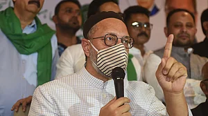 ओवैसी ने बोली योगी की भाषा, कहा- आशीष के अब्बा जान को नहीं हटाएंगे मोदी जी, बीजेपी का निशार कल की जगह थार रख लें