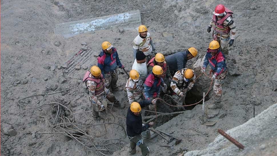 वीडियो: उत्तराखंड में तबाही ही तबाही! अब तक 64 लोगों की मौत, जिंदगियां बचाने में लगे हैं हजारों 'देवदूत' 