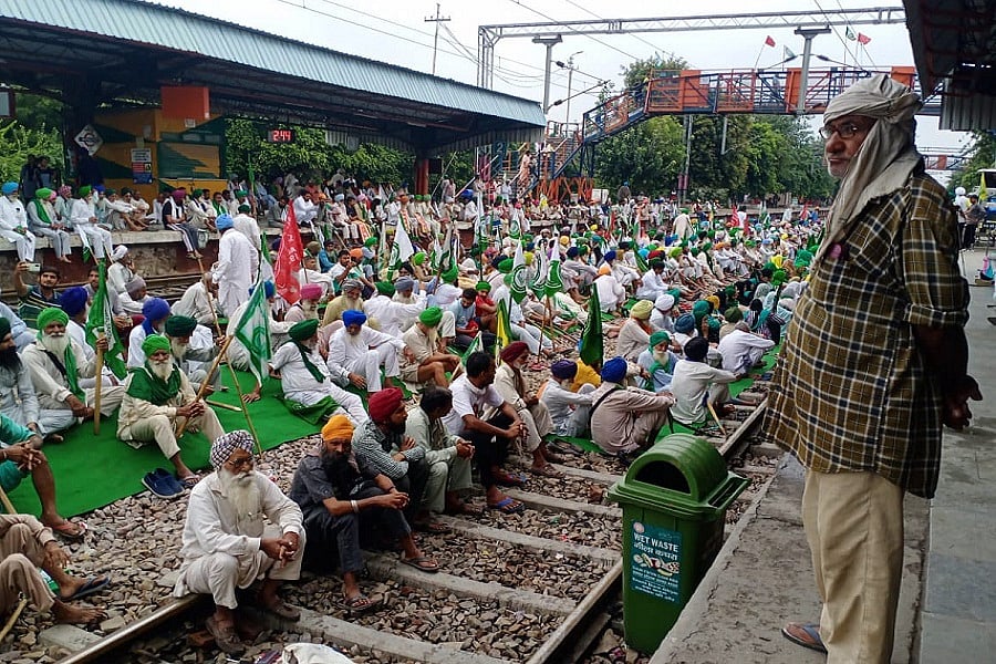 किसानों के रेल रोको आंदोलन का हुआ व्यापक असर, 290 से अधिक ट्रेनें प्रभावित, 40 से ज्यादा हुईं रद्द- मोर्चा