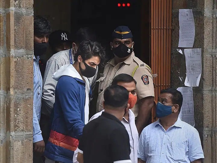 सिनेजीवन: 20 अक्टूबर तक जेल में ही रहेंगे आर्यन खान, जमानत पर फैसला सुरक्षित और राज के खिलाफ शर्लिन पहुंची थाने