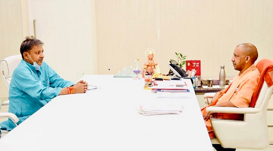 फर्जी दस्तावेज के मामले में योगी के मंत्री पर केस दर्ज, अवैध तरीके से निजी कारखाने की जमीन कब्जाने का आरोप