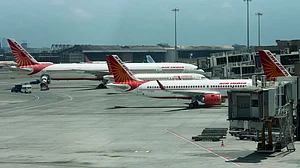 एयर इंडिया के बिकने के बाद कर्मचारियों को क्वार्टर खाली करने का मिला नोटिस, संगठन ने दी हड़ताल की चेतावनी