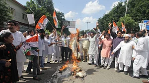 पूरे देश में पहुंची लखीमपुर हिंसा की चिंगारी! कांग्रेस ने सभी जिला कलेक्टर कार्यालयों पर प्रदर्शन का किया ऐलान