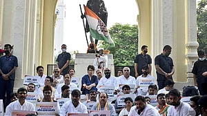 लखीमपुर हिंसाः कांग्रेस का अजय मिश्रा की बर्खास्तगी के लिए देशव्यापी मौन व्रत, प्रियंका ने लखनऊ में की अगुवाई