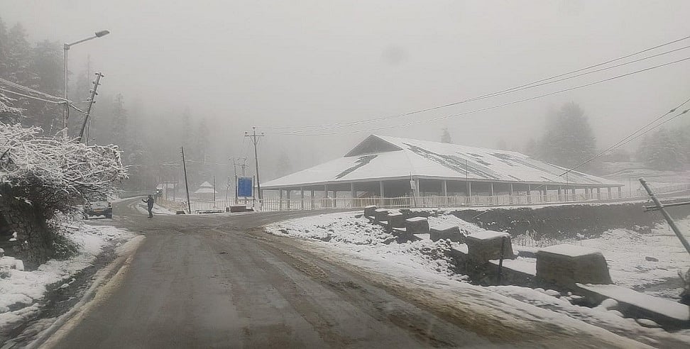 जम्मू-कश्मीर के ऊंचाई वाले इलाकों में बर्फबारी, मैदानी इलाकों में भारी बारिश, सर्दी ने दी दस्तक