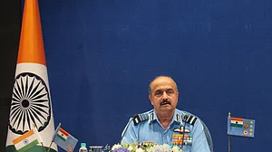 रेप का आरोप लगाने वाली महिला अधिकारी का नहीं हुआ टू-फिंगर टेस्ट, वायुसेना प्रमुख ने आरोपों को बताया गलत
