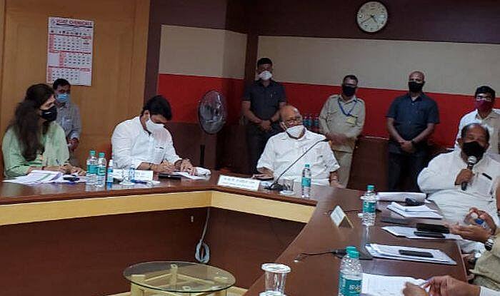 महाराष्ट्र बीजेपी में उठने लगे हैं बुलबुले, पवार की रणनीतिक समझदारी के आगे कुंद होने लगा है भगवा खेमा