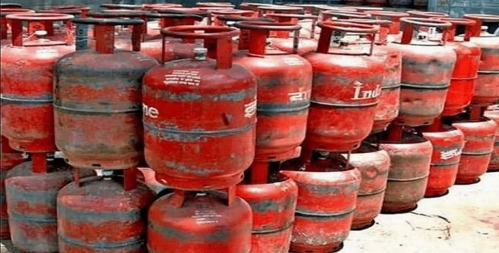 महीने की शुरुआत के साथ ही लगा महंगाई का बड़ा झटका, LPG सिलेंडर 43.5 रुपये तक हुआ महंगा, जानें क्या है नई कीमत