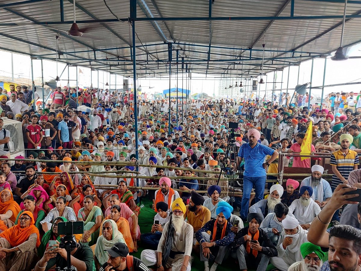किसान अब भी दिल्ली की सीमाओं पर डटे, संयुक्त किसान मोर्चा की आज महत्वपूर्ण बैठकें, अंतिम रोड मैप होगा तैयार