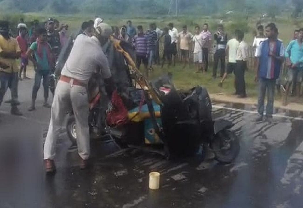 असम में तेज रफ्तार का कहर! ट्रक ने ऑटो रिक्शा को रौंदा, छठ पूजा कर लौट रहे 9 लोगों की दर्दनाक मौत