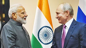दुनिया की 5 बड़ी खबरें: पुतिन-मोदी शिखर सम्मेलन पर सबकी नजर और पाक के इस कदम से अमेरिका और उसके सहयोगियों हो सकते हैं नाराज