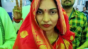 बिहार: नई नवेली दुल्हन को मुखिया बनाकर लोगों ने दिया शादी का तोहफा, जानें पंचायत चुनाव में क्यो बजा नीरा कुमारी का डंका