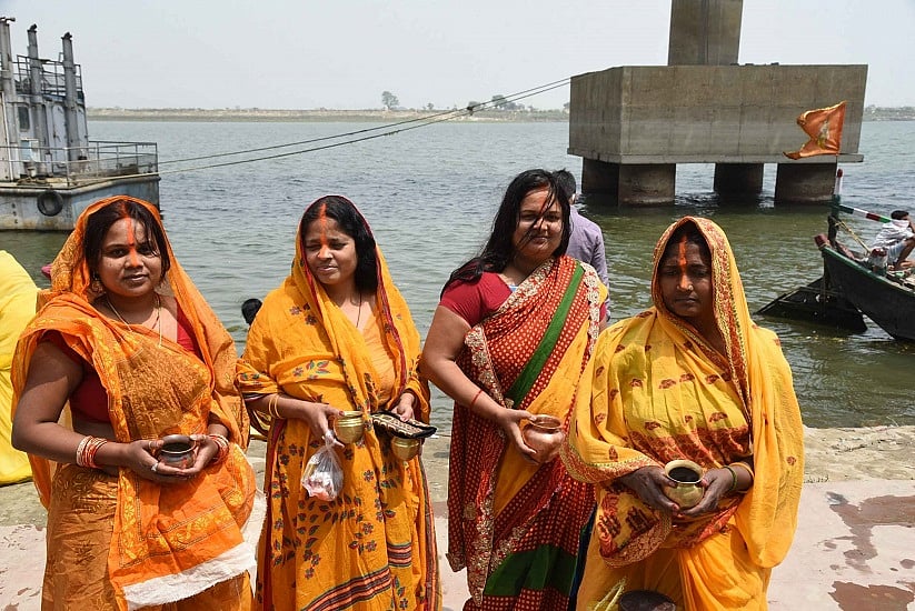'नहाय-खाय' के साथ लोक आस्था का महापर्व छठ शुरू, गुरुवार को उदीयमान सूर्य को अर्घ्य के साथ होगा समापन