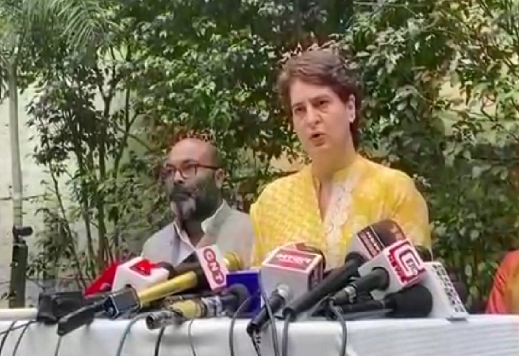 वीडियो: 'किसानों से बढ़कर कोई नहीं ये समझ गई मोदी सरकार', प्रियंका गांधी ने कृषि कानून वापसी पर किए तीखे सवाल